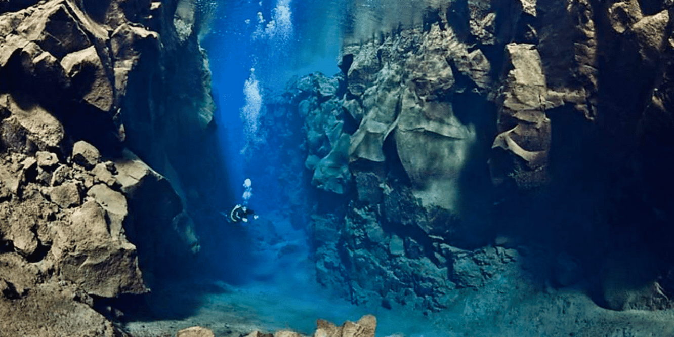 o que existe no fundo do oceano